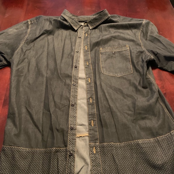 Button down long sleeve - Picture 1 of 1